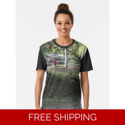 Le Studio Graphic T-Shirt Front yard 2019